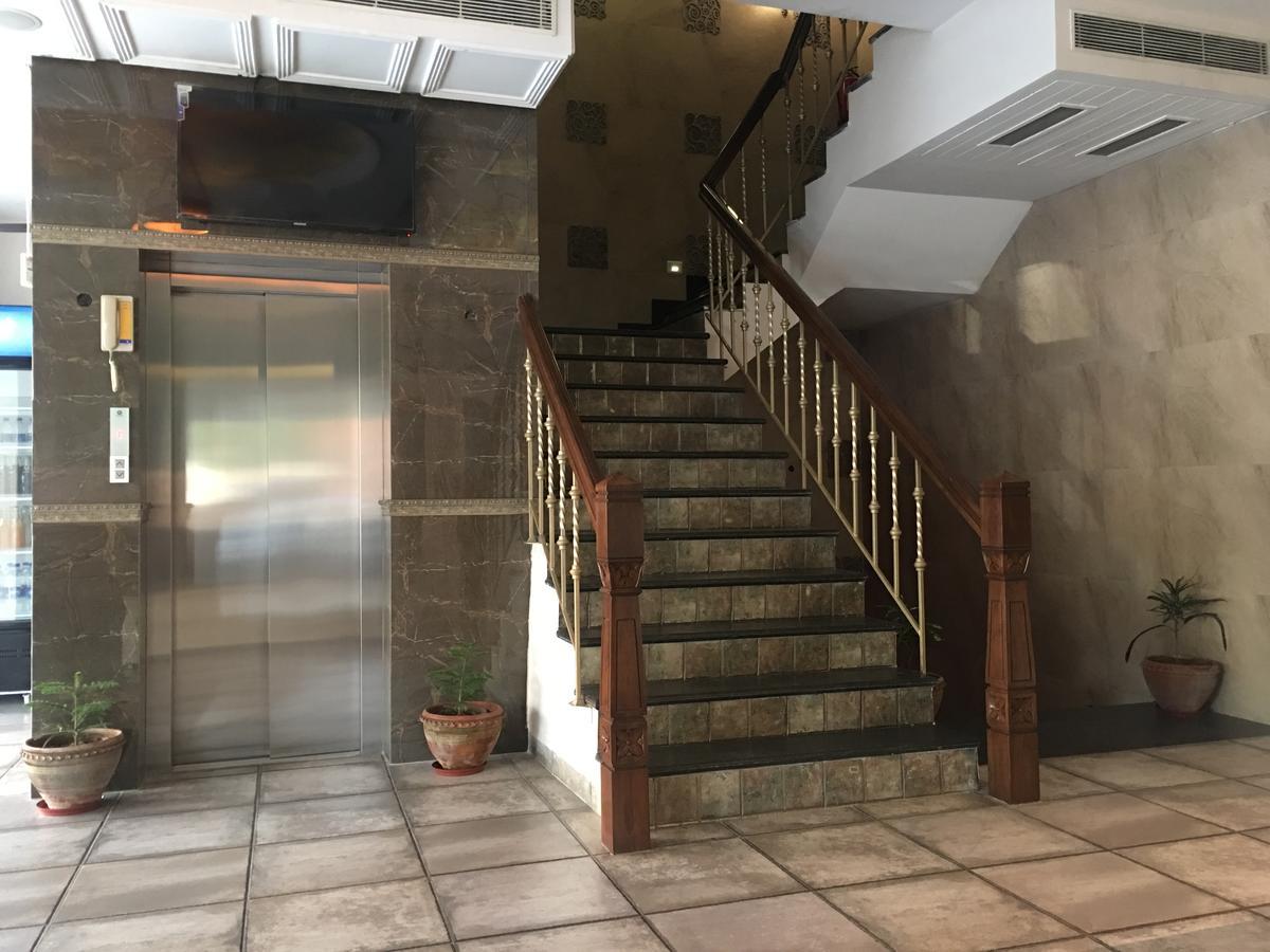 Chandīgarh Hotel Posh מראה חיצוני תמונה