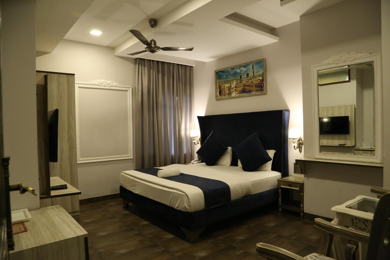 Chandīgarh Hotel Posh מראה חיצוני תמונה