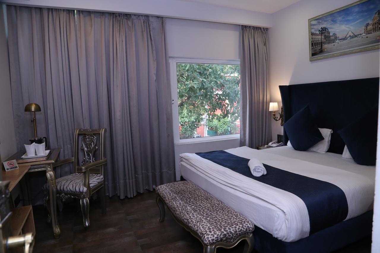 Chandīgarh Hotel Posh מראה חיצוני תמונה