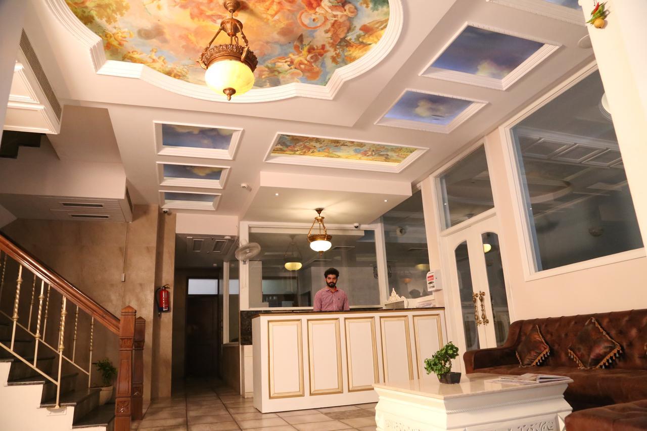 Chandīgarh Hotel Posh מראה חיצוני תמונה