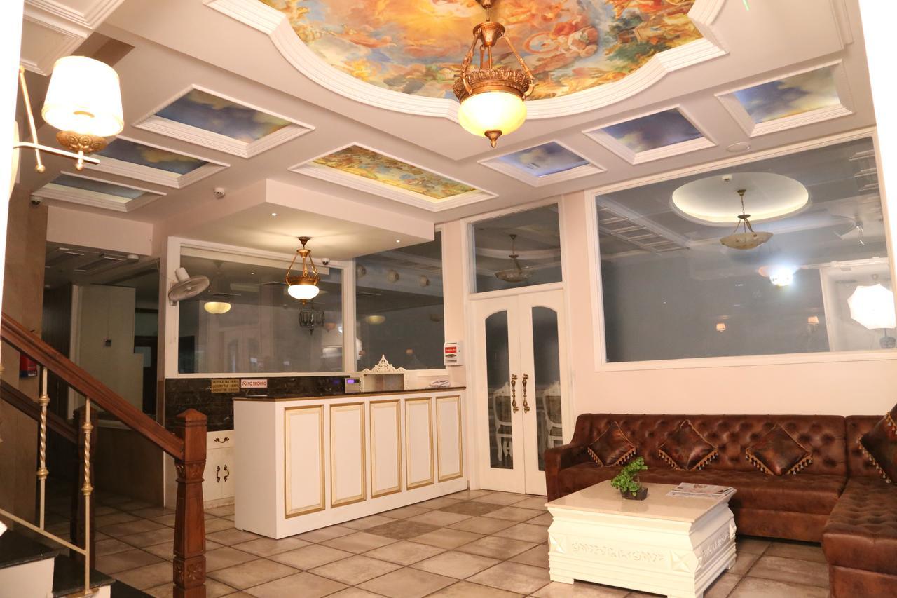 Chandīgarh Hotel Posh מראה חיצוני תמונה