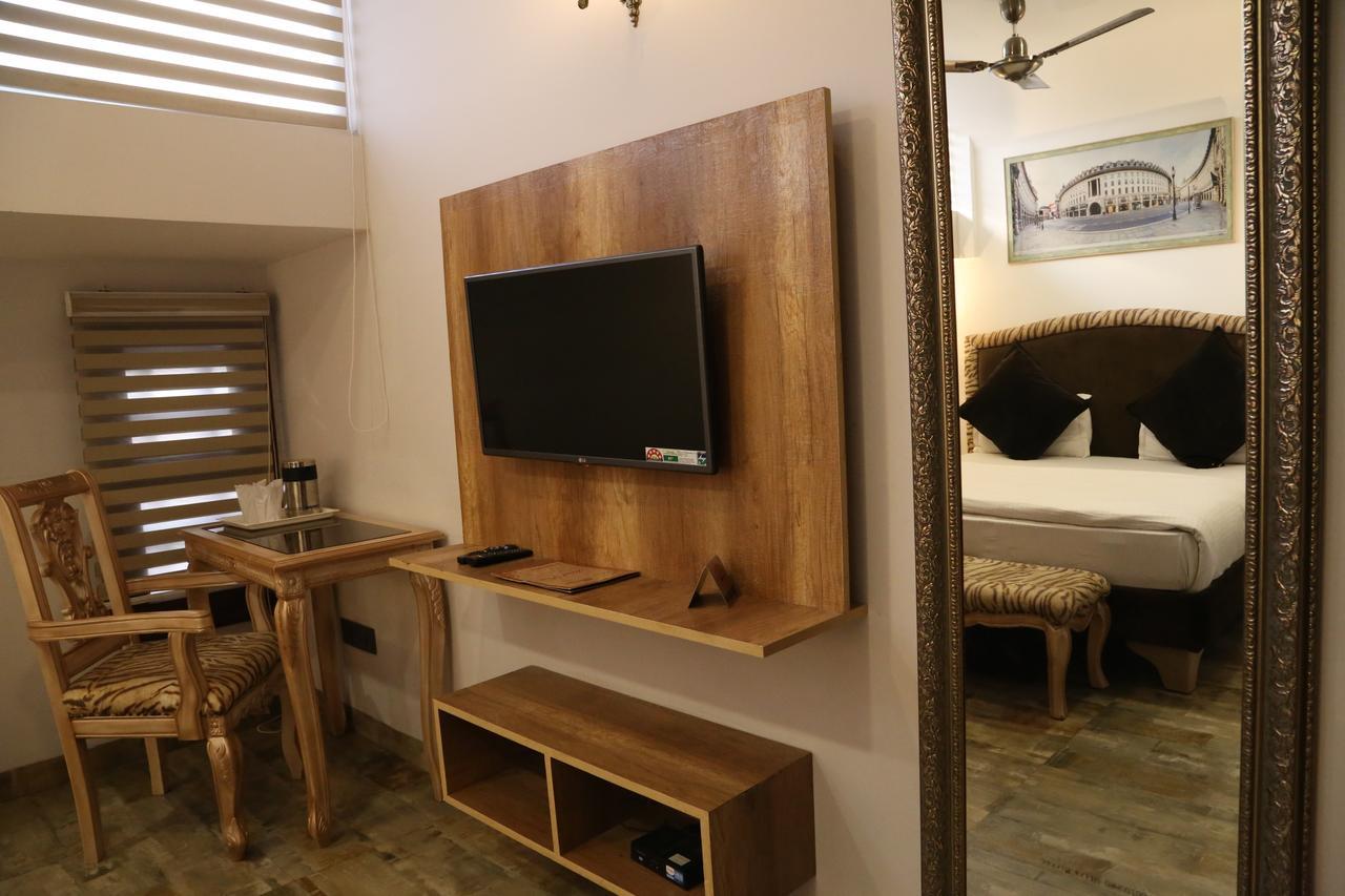 Chandīgarh Hotel Posh מראה חיצוני תמונה