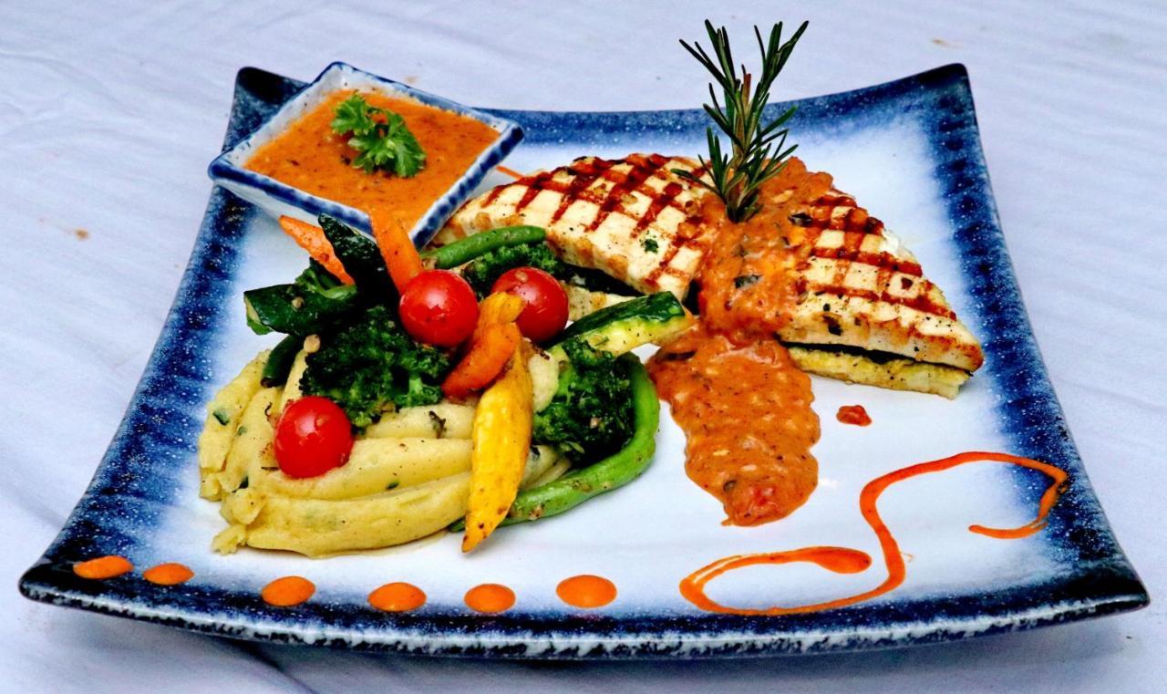 Chandīgarh Hotel Posh מראה חיצוני תמונה