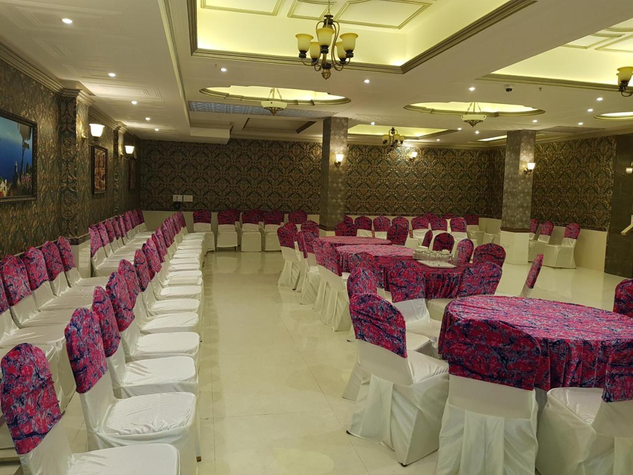 Chandīgarh Hotel Posh מראה חיצוני תמונה